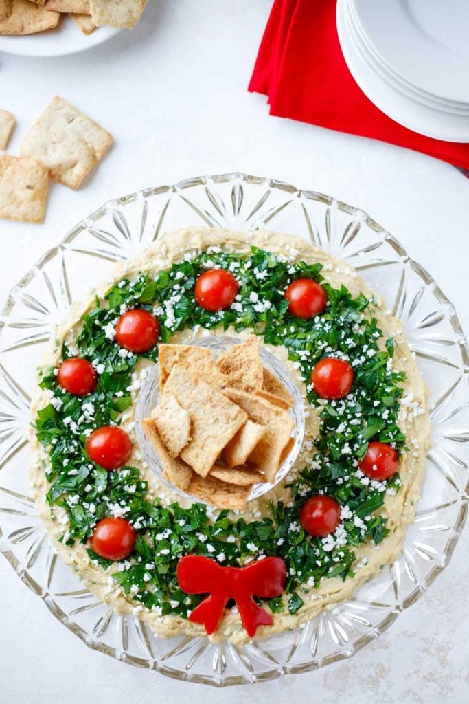 https://thehelpfulgf.com/wp-content/uploads/2019/12/Easy-Christmas-Party-Appetizer-Hummus-Wreath-683x1024.jpg