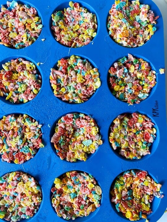 Fruity Pebble Cups Chilling in blue muffin tin