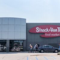 strack & van til grocery store exterior in Indiana