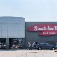 strack & van til grocery store exterior in Indiana